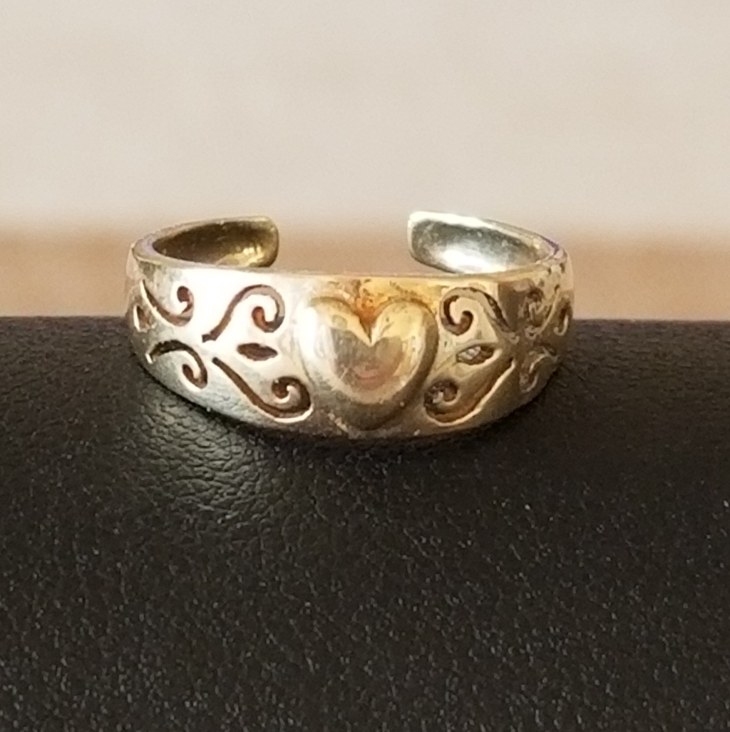 10k Gold Heart Ring